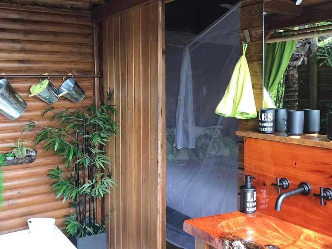 Ali-Nais Location Acomodação com café da manhã Deshaies Quarto foto